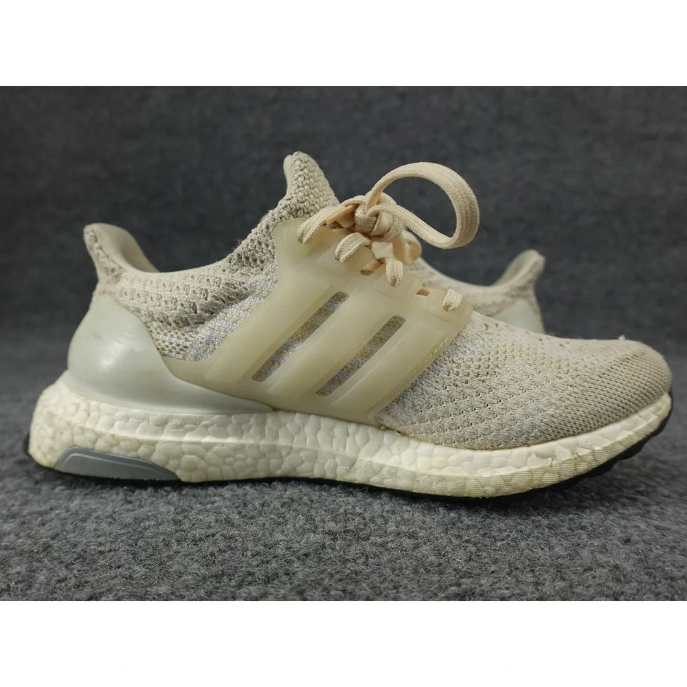 Adidas UltraBoost 5.0 DNA Women 7 Cream White GZ0447 Primeknit Running Shoes